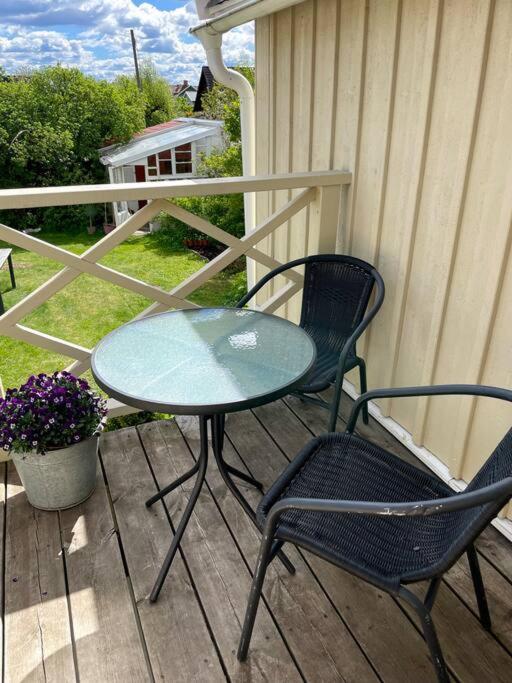 Charmigt Sekelskifteshus Med Naerhet Till Det Mesta Eskilstuna Extérieur photo