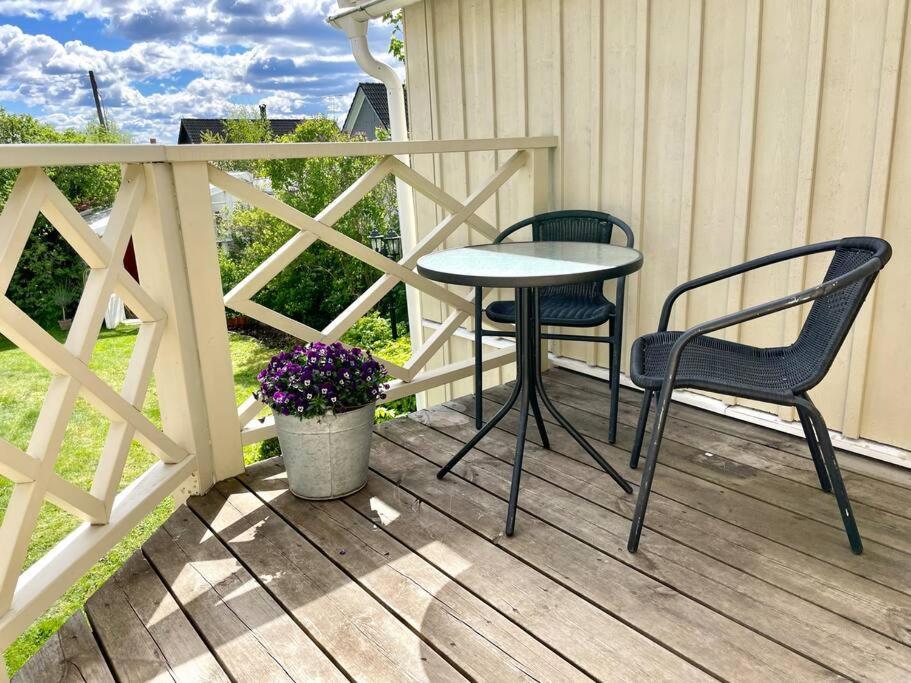 Charmigt Sekelskifteshus Med Naerhet Till Det Mesta Eskilstuna Extérieur photo
